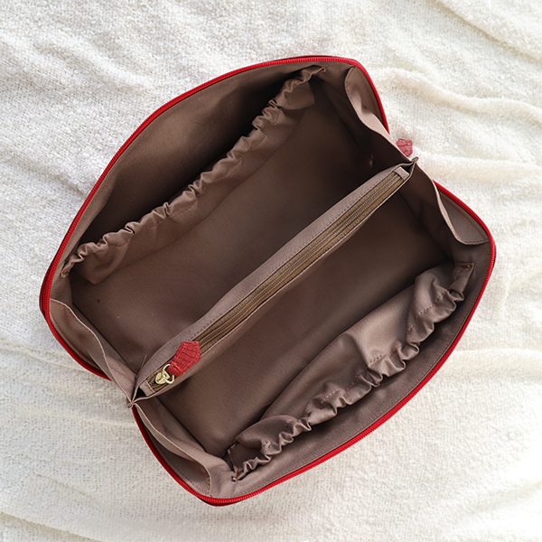 DYSON TOILETRY BAG